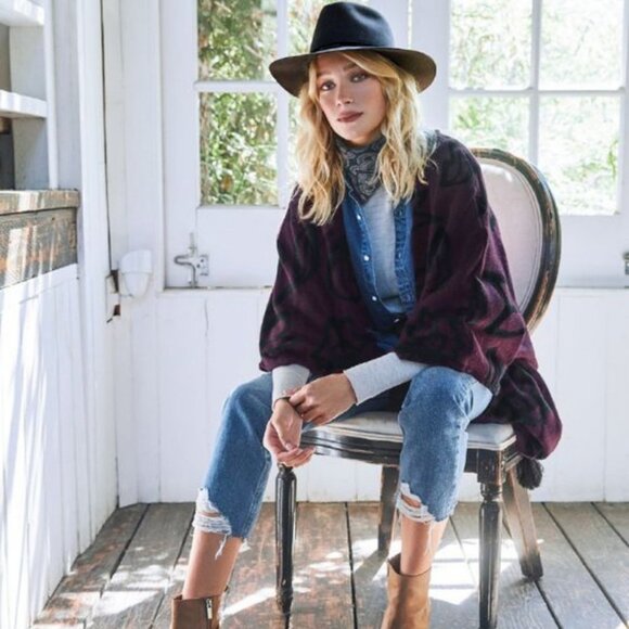 Cleobella Sevigny Capelet Tassel Shawl Poncho Cape Cardigan in Bordeaux - Picture 2 of 14